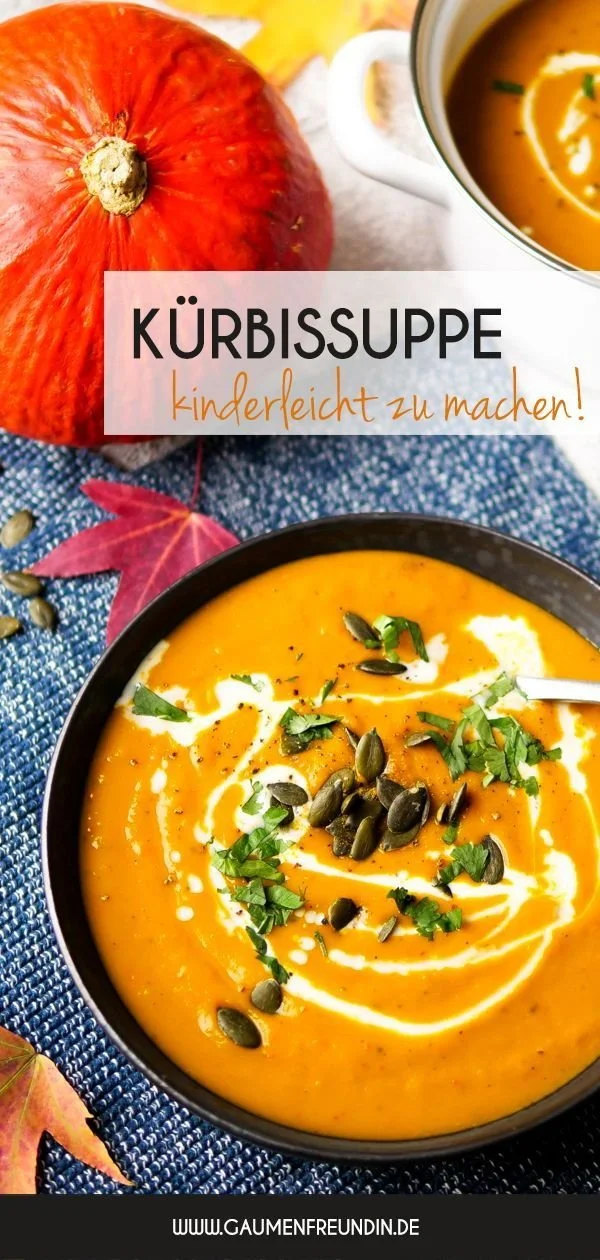 Einfache Kürbissuppe mit Curry in einer Schüssel serviert.